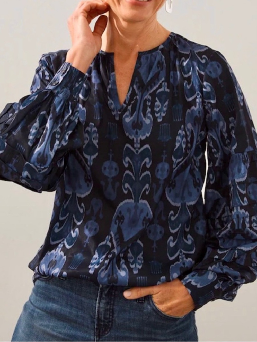 Chico’s Sea Island Pleat Sleeve Ikat Print Blouse Top in Indigo Size 2 US 12